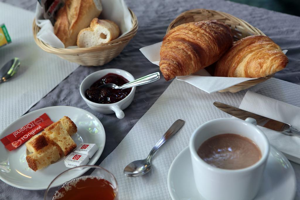 Logis Hotel Restaurant Des Thermes Lamalou-les-Bains Buitenkant foto